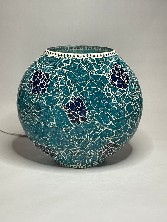 Handgefertigte Glasmosaik-Tischlampe Blue Bay – Oval