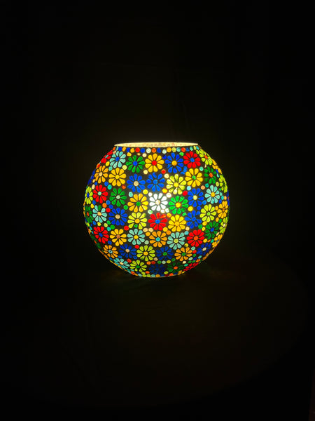 Handgefertigte Glasmosaik-Tischlampe „Flower Garden“ – Ovalform, E27-Fassung