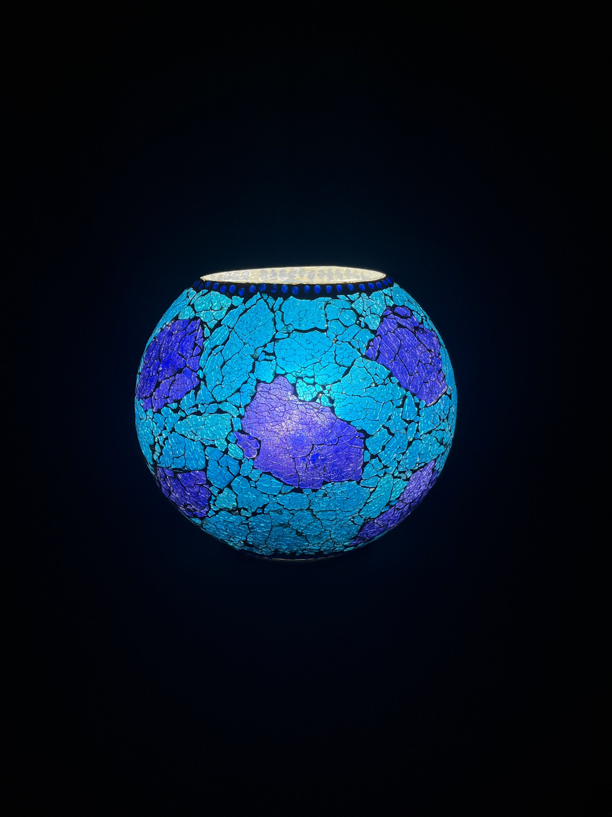 Handgefertigte Glasmosaik-Tischlampe „Blue Bay“ – Ovalform, E27-Fassung