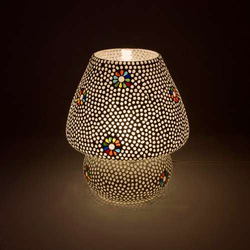 Handgefertigte Glasmosaik-Tischlampe „Black Daisy“ – Pilz