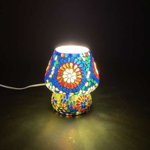 Handgefertigte Glasmosaik-Tischlampe „Color Universe“ – Pilzform, E27-Fassung