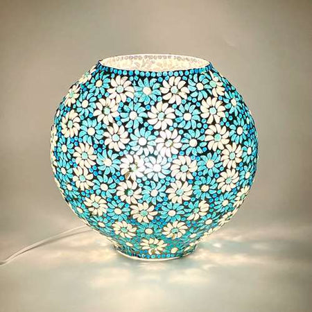 Handgefertigte Glasmosaik-Tischlampe „Light Blue Daisy“ – Ovalform, E27-Fassung