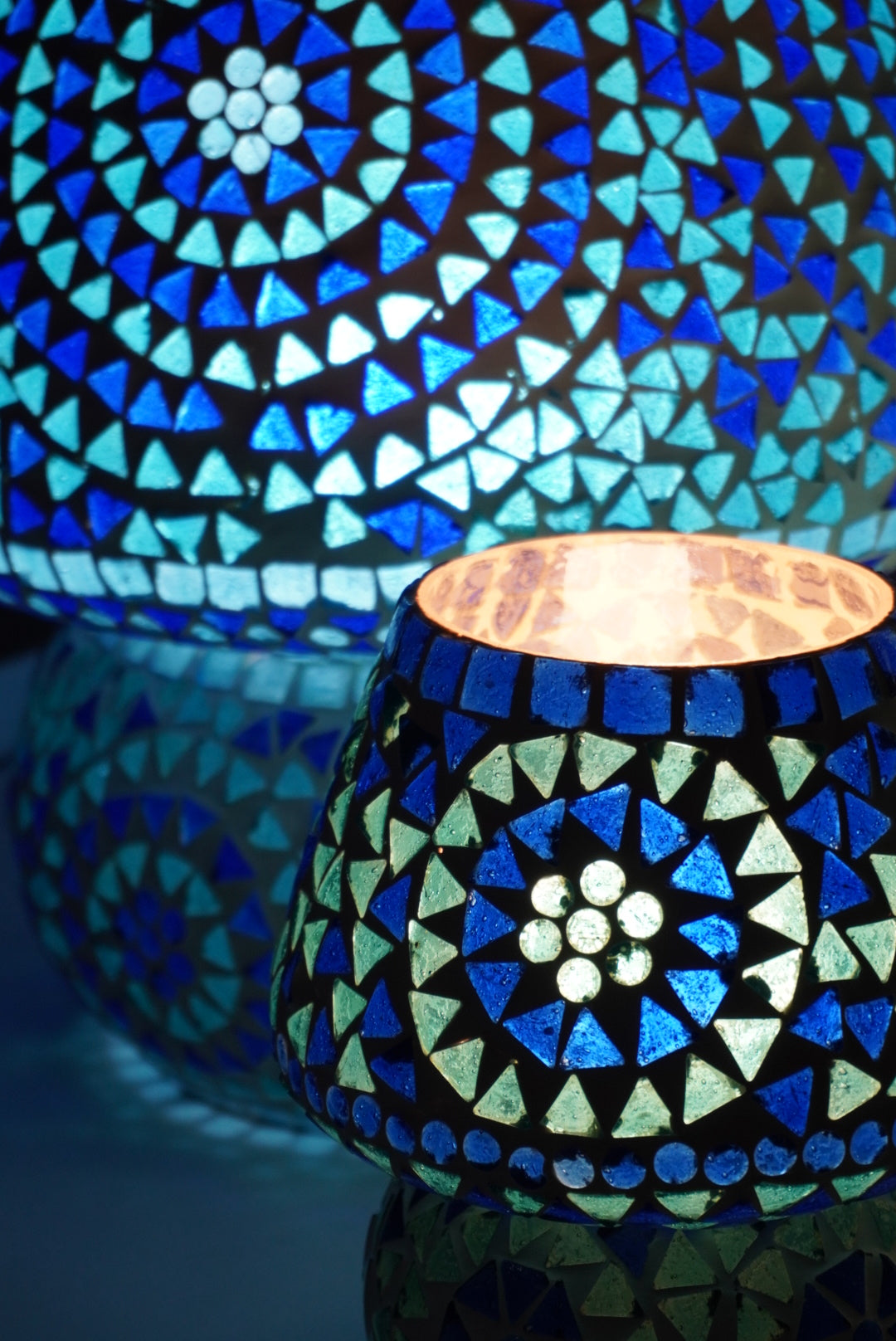 Handgefertigte Glasmosaik-Tischlampe Blue Sauna – Pilz