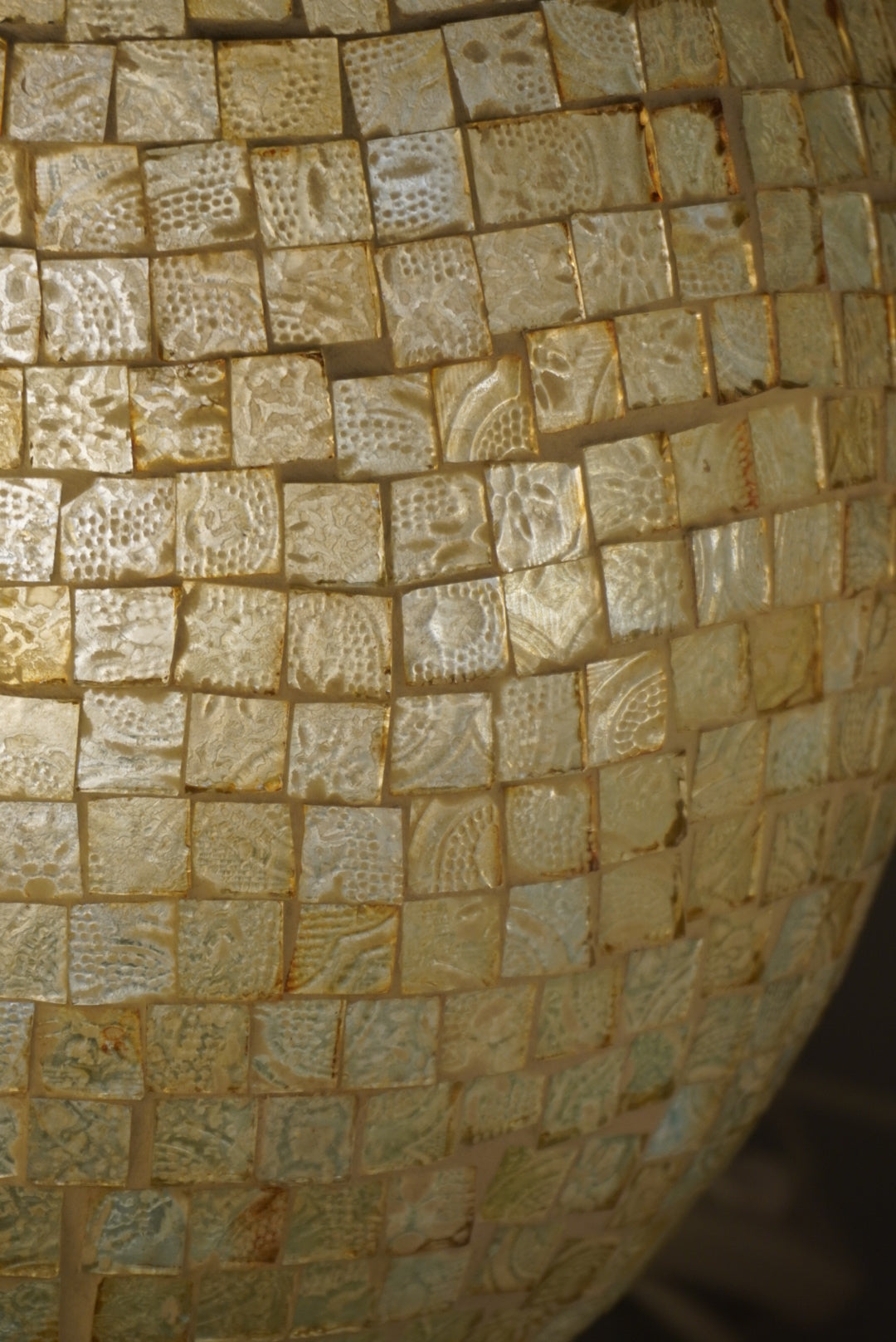 Handgefertigte Glasmosaik-Tischlampe Artist's Yellow – Oval