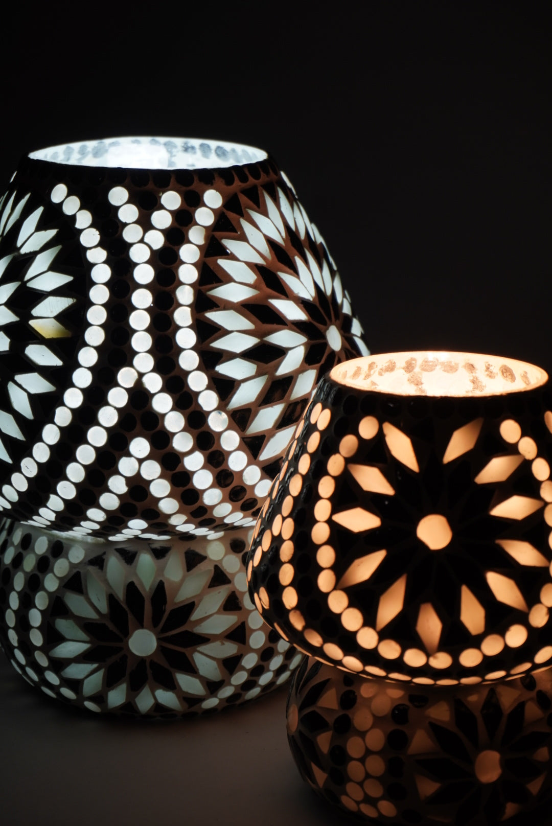 Handgefertigte Glasmosaik-Tischlampe Yin&Yang – Pilz