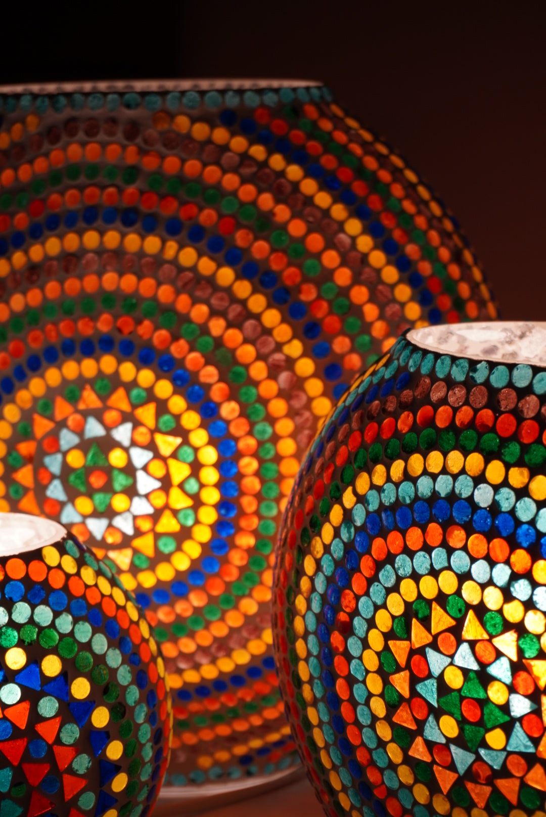 Handgefertigte Glasmosaik-Tischlampe Wheel Mandala – Oval