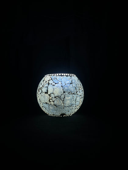 Handgefertigte Glasmosaik-Tischlampe „Frosted Silver“ – Oval