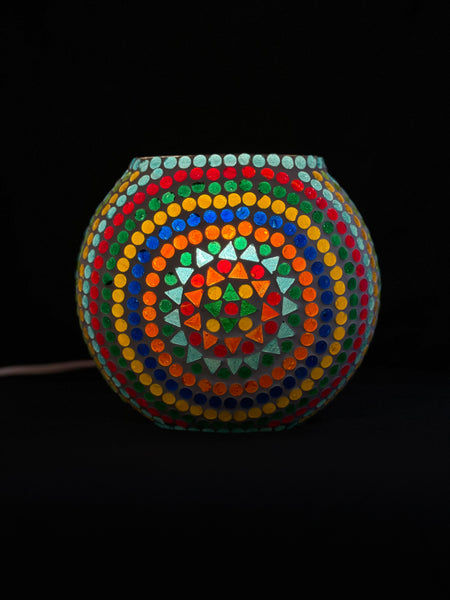 Handgefertigte Glasmosaik-Tischlampe „Wheel Mandala“ – Ovalform, E27-Fassung