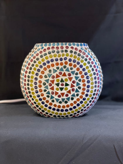 Handgefertigte Glasmosaik-Tischlampe „Wheel Mandala“ – Oval