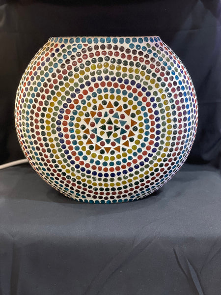 Handgefertigte Glasmosaik-Tischlampe „Wheel Mandala“ – Ovalform, E27-Fassung