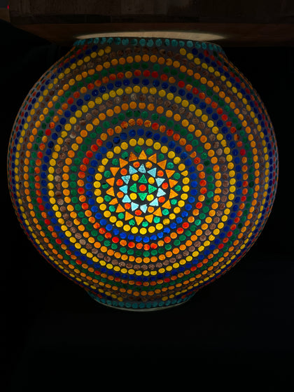 Handgefertigte Glasmosaik-Tischlampe „Wheel Mandala“ – Oval