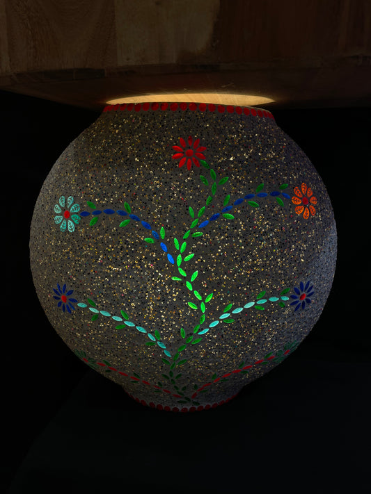 Handgefertigte Glasmosaik-Tischlampe „Floral Gray“ – Ovalform, E27-Fassung