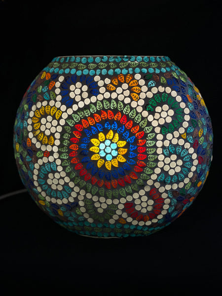 Handgefertigte Glasmosaik-Tischlampe „Colored Mandala“ – Ovalform, E27-Fassung