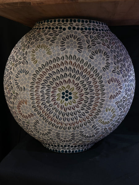 Handgefertigte Glasmosaik-Tischlampe „Colored Mandala“ – Ovalform, E27-Fassung