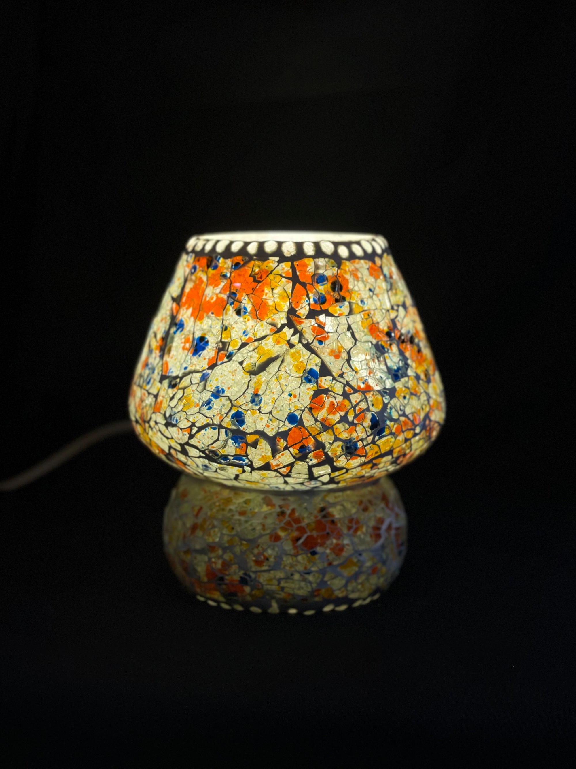 Handgefertigte Glasmosaik-Tischlampe „Mimosa Garden“ – Pilz