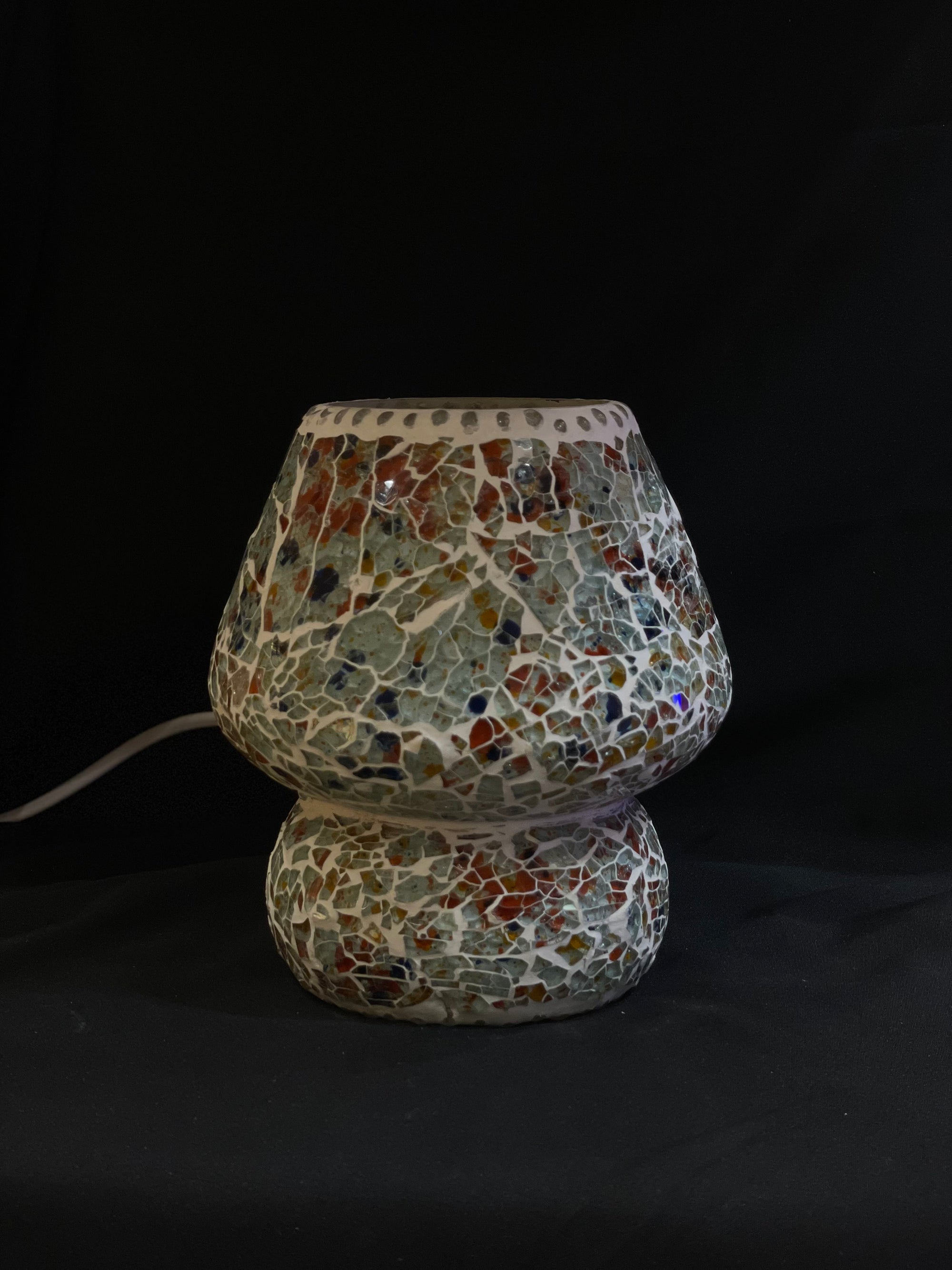 Handgefertigte Glasmosaik-Tischlampe „Mimosa Garden“ – Pilzform, E27-Fassung