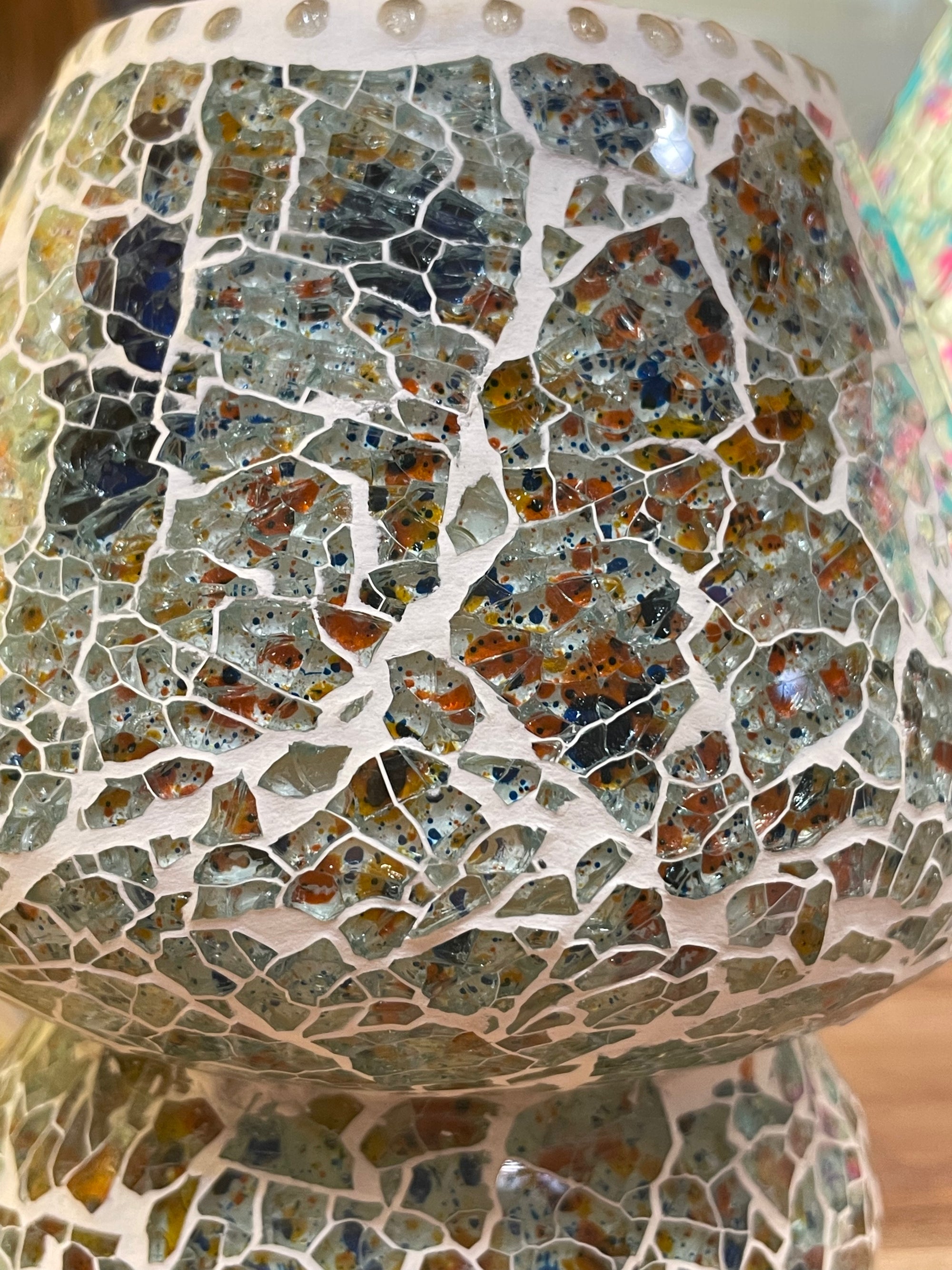 Handgefertigte Glasmosaik-Tischlampe „Mimosa Garden“ – Pilzform, E27-Fassung