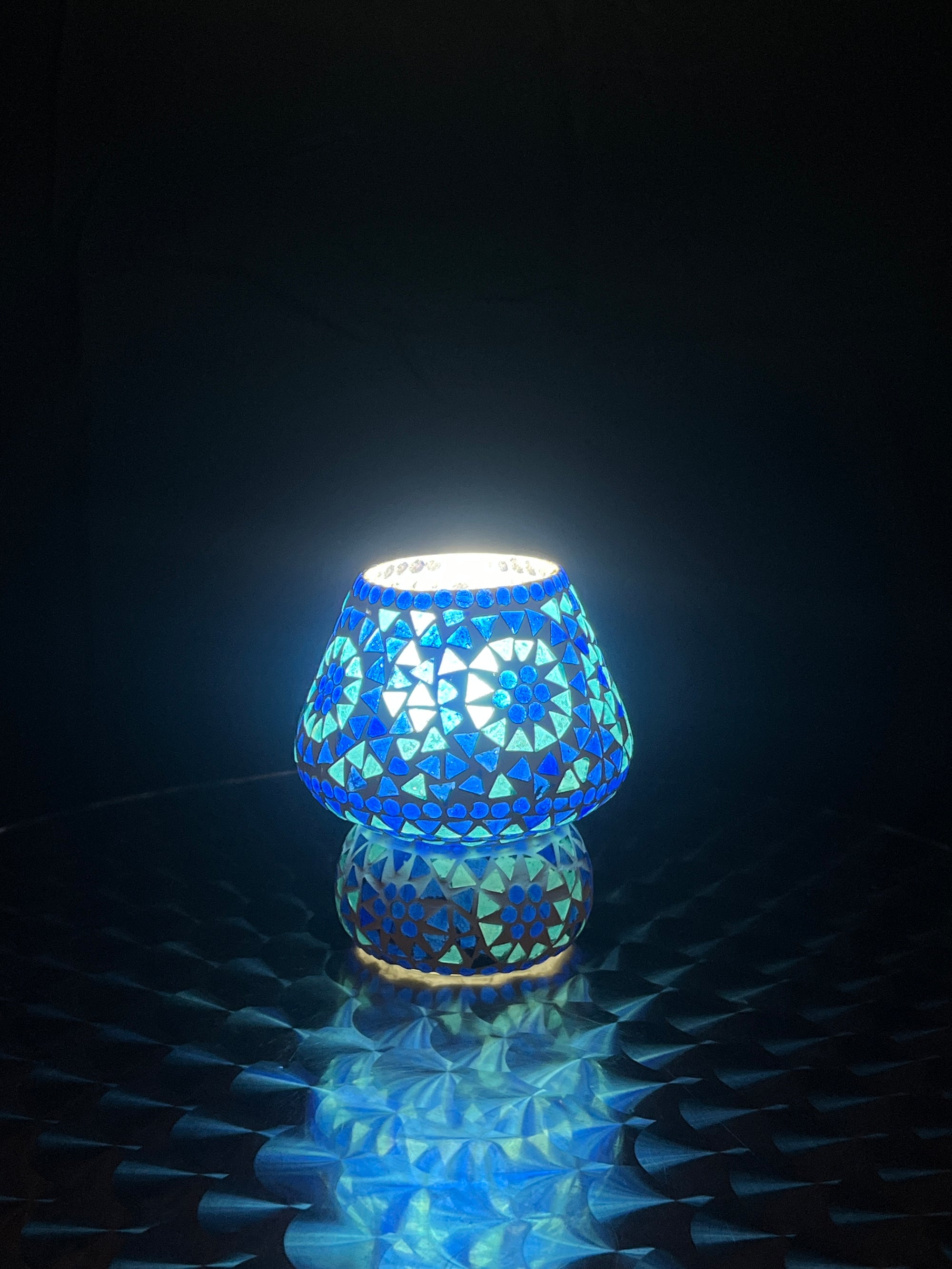 Handgefertigte Glasmosaik-Tischlampe „Blue Sauna“ – Pilzform, E27-Fassung