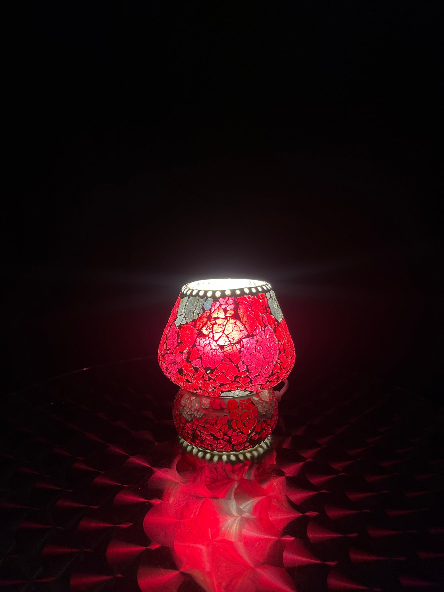 Handgefertigte Glasmosaik-Tischlampe „Vulcanic Eruption“ – Pilzform, E27-Fassung