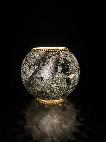 Handgefertigte Glasmosaik-Tischlampe „Glacial Gold“ – Ovalform, E27-Fassung