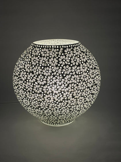 Handgefertigte Glasmosaik-Tischlampe White Daisy – Oval