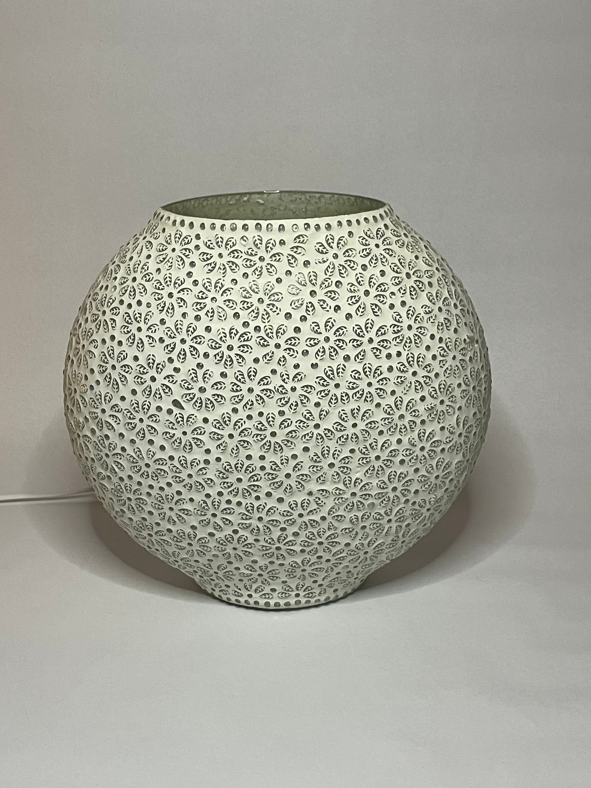 Handgefertigte Glasmosaik-Tischlampe White Daisy – Oval