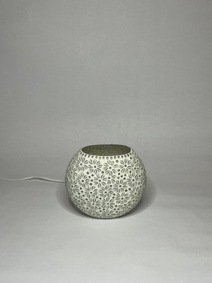 Handgefertigte Glasmosaik-Tischlampe White Daisy – Oval