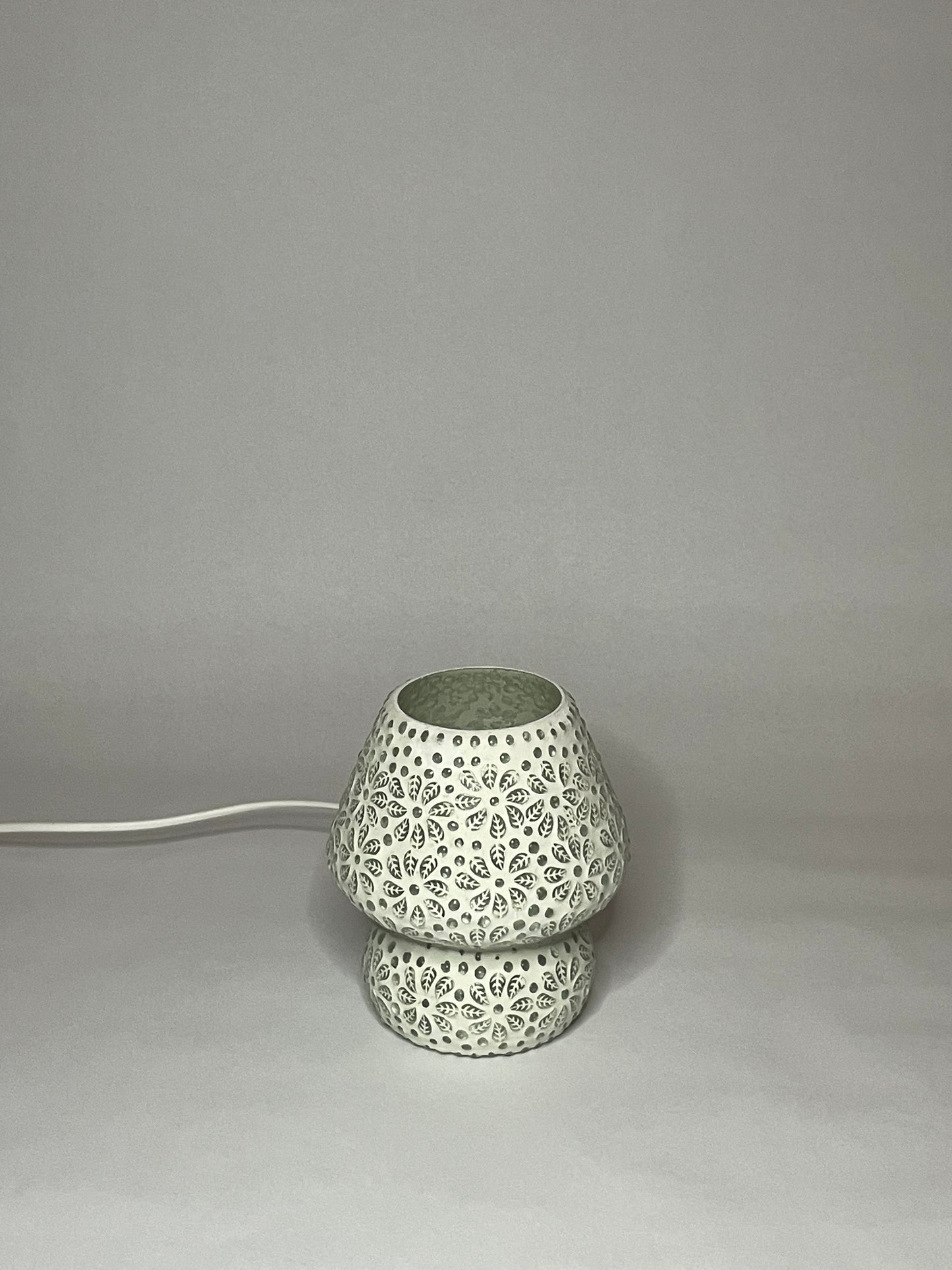 Handgefertigte Glasmosaik-Tischlampe White Daisy – Pilz
