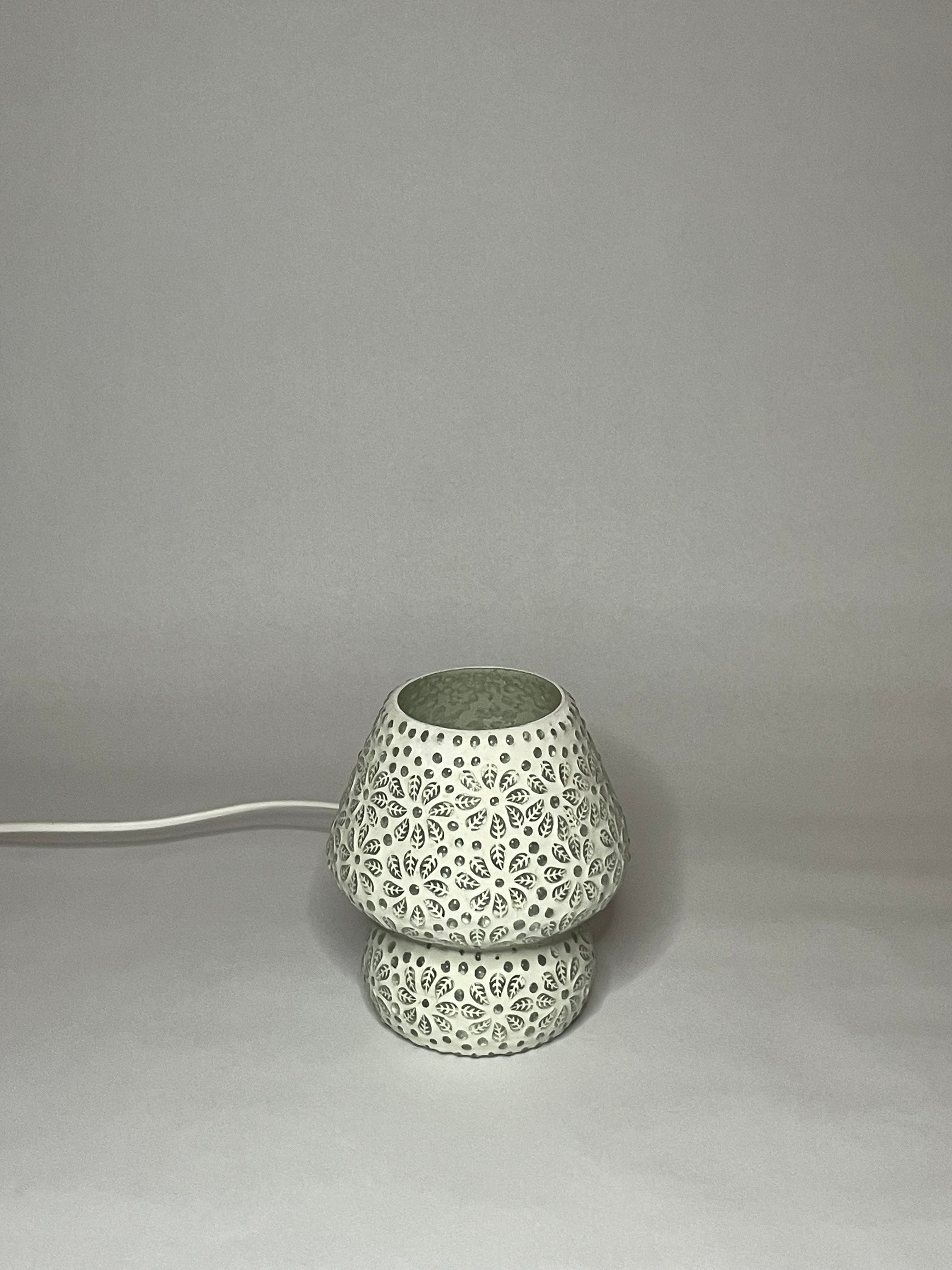 Handgefertigte Glasmosaik-Tischlampe White Daisy – Pilz