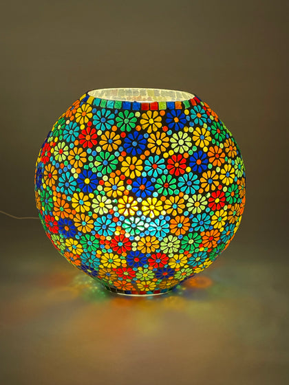 Handgefertigte Glasmosaik-Tischlampe Flower Garden – Oval
