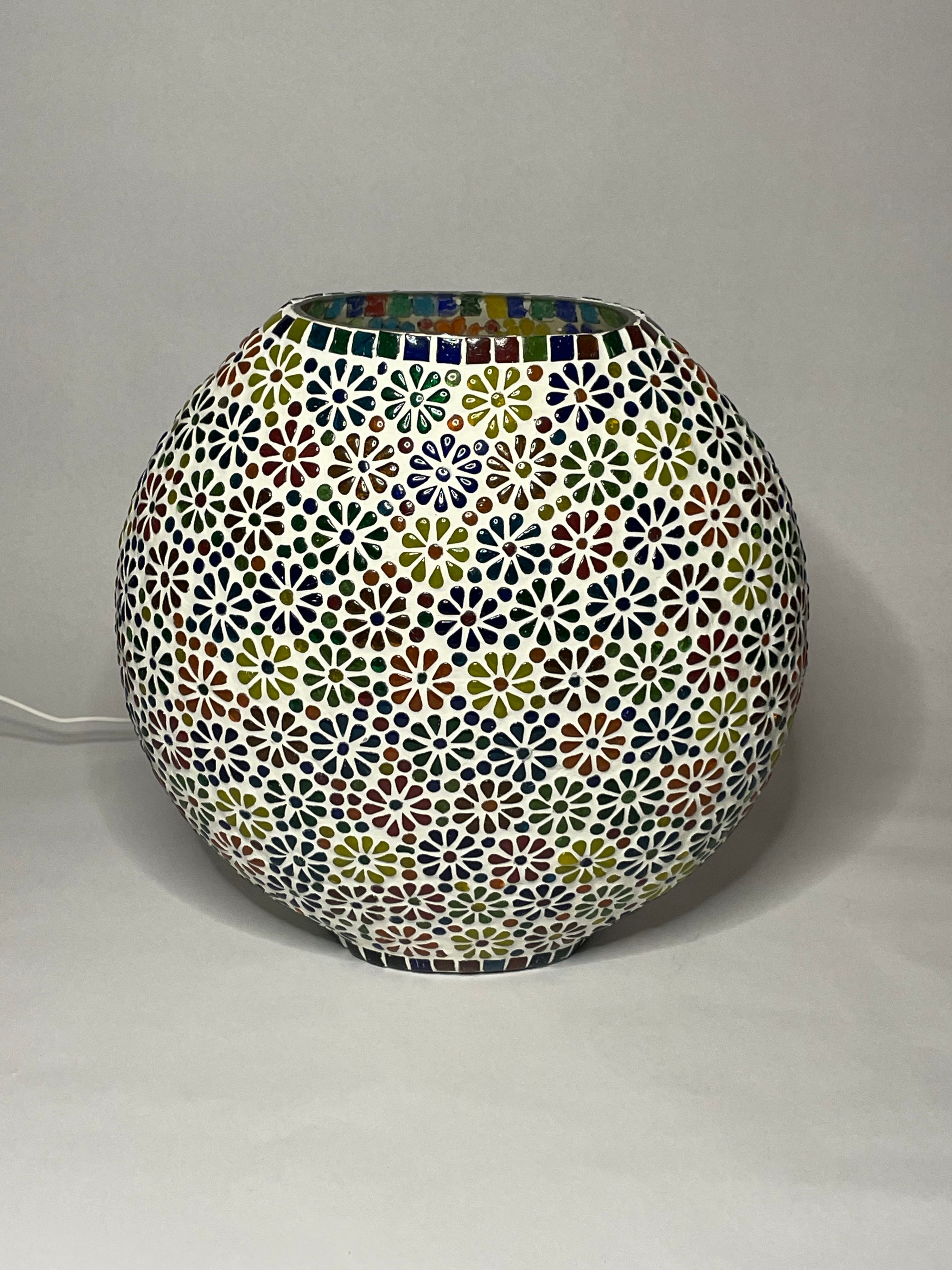 Handgefertigte Glasmosaik-Tischlampe Flower Garden – Oval