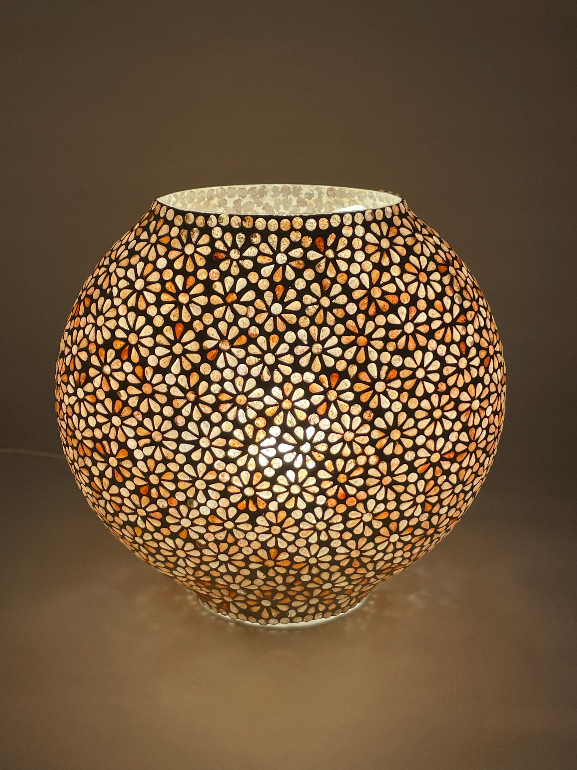 Handgefertigte Glasmosaik-Tischlampe Yellow Daisy – Oval