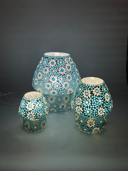 Handgefertigte Glasmosaik-Tischlampe Light Blue Daisy – Pilz