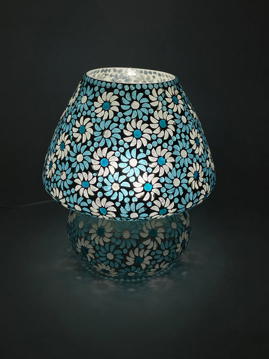 Handgefertigte Glasmosaik-Tischlampe Light Blue Daisy – Pilz