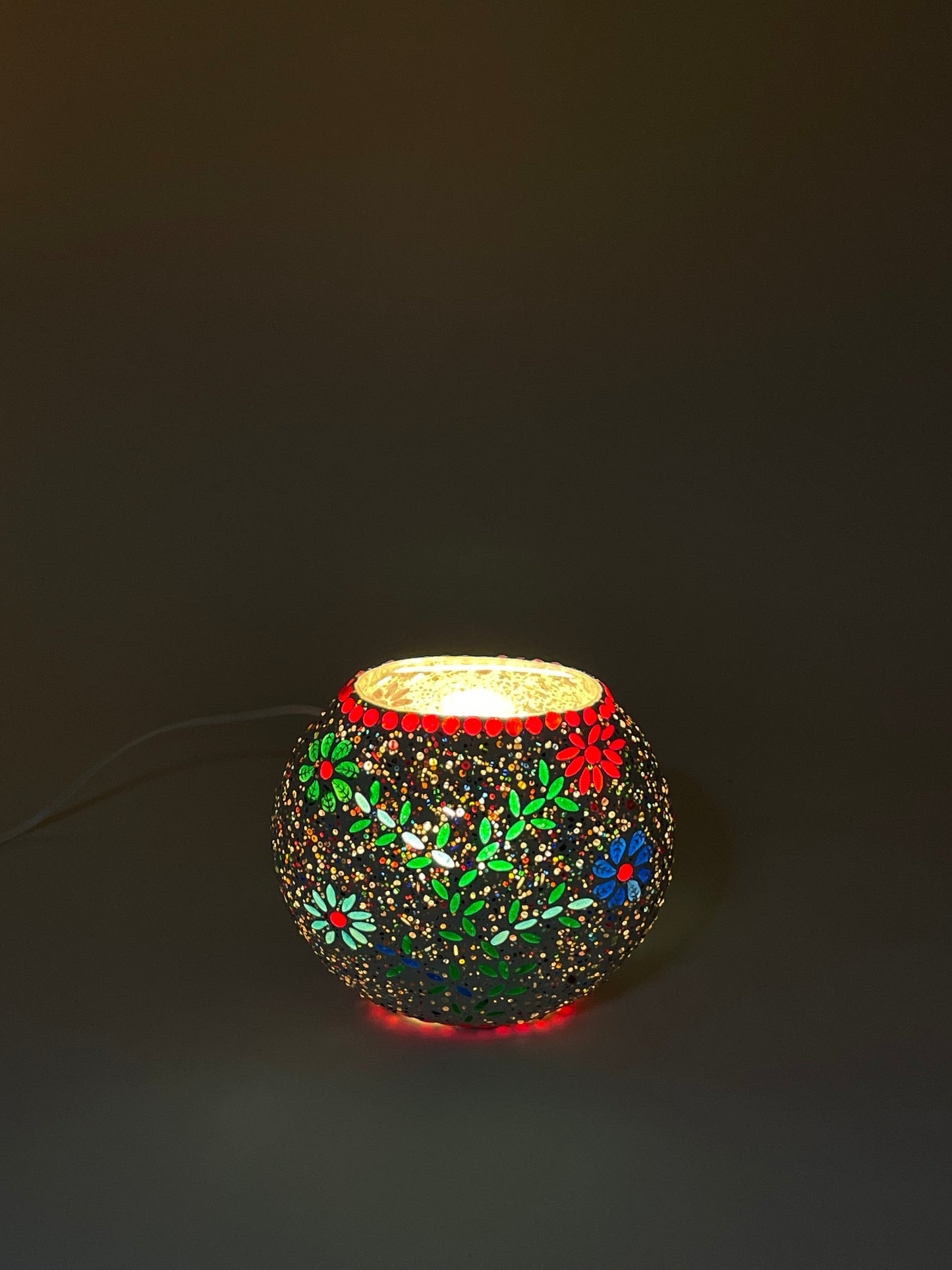 Handgefertigte Glasmosaik-Tischlampe Floral Gray – Oval