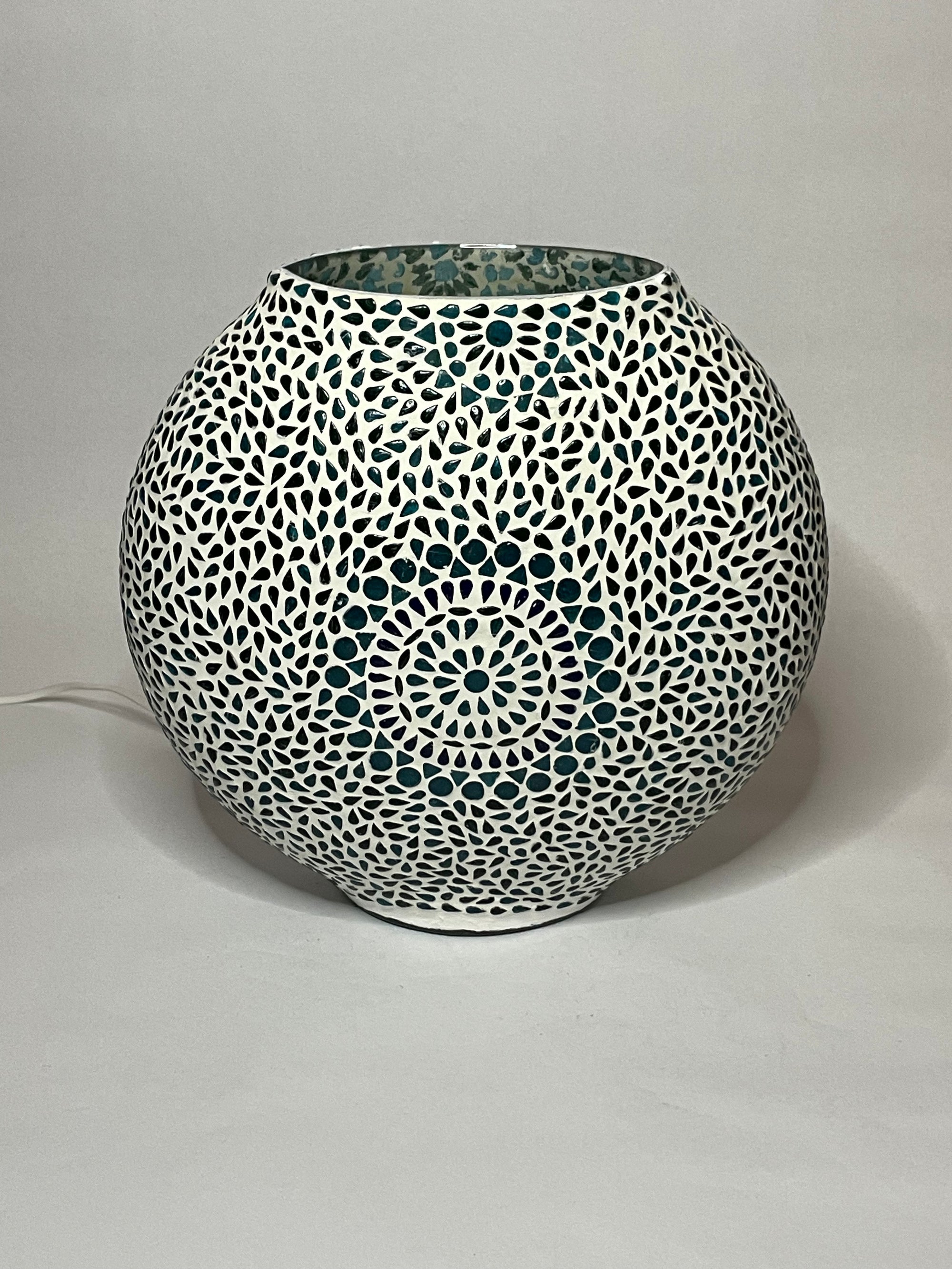 Handgefertigte Glasmosaik-Tischlampe Blue Moon – Oval
