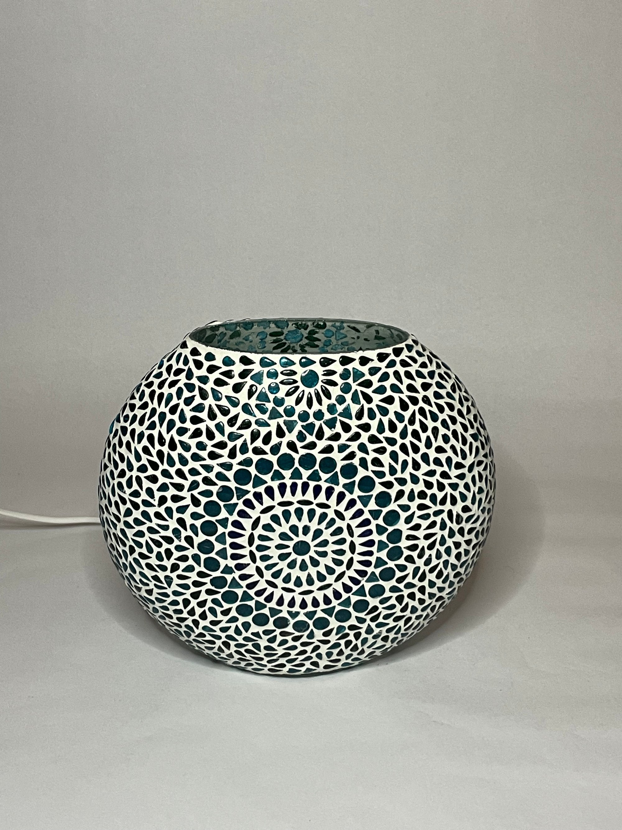 Handgefertigte Glasmosaik-Tischlampe Blue Moon – Oval