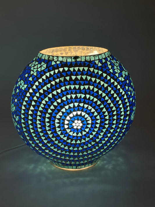 Handgefertigte Glasmosaik-Tischlampe Blue Sauna – Oval