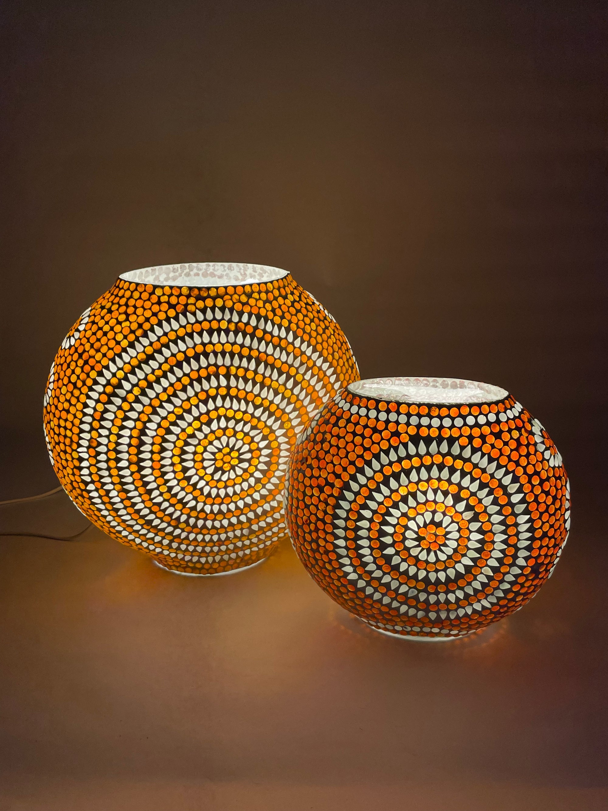 Handgefertigte Glasmosaik-Tischlampe Sunset – Oval