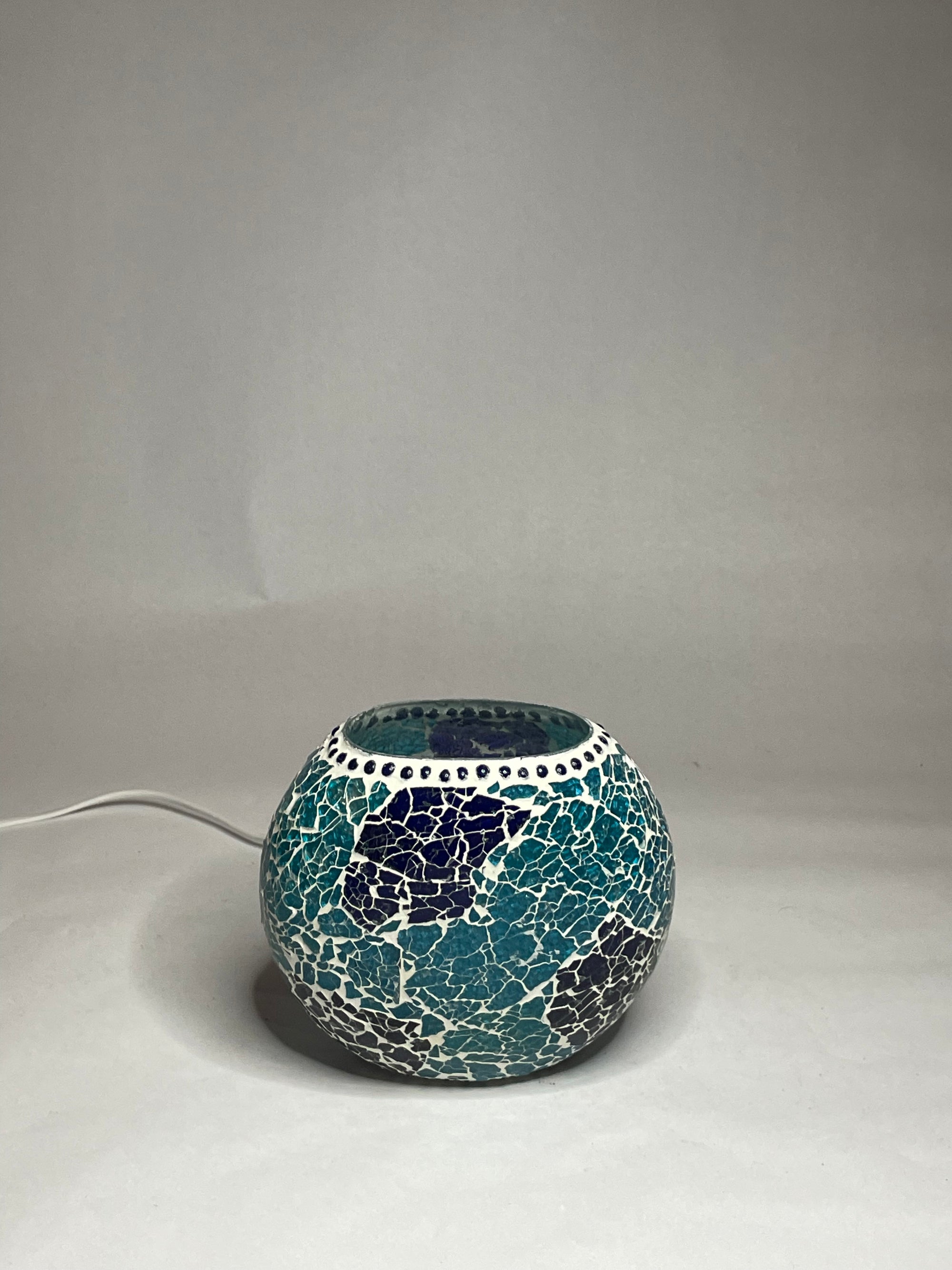 Handgefertigte Glasmosaik-Tischlampe Blue Bay – Oval