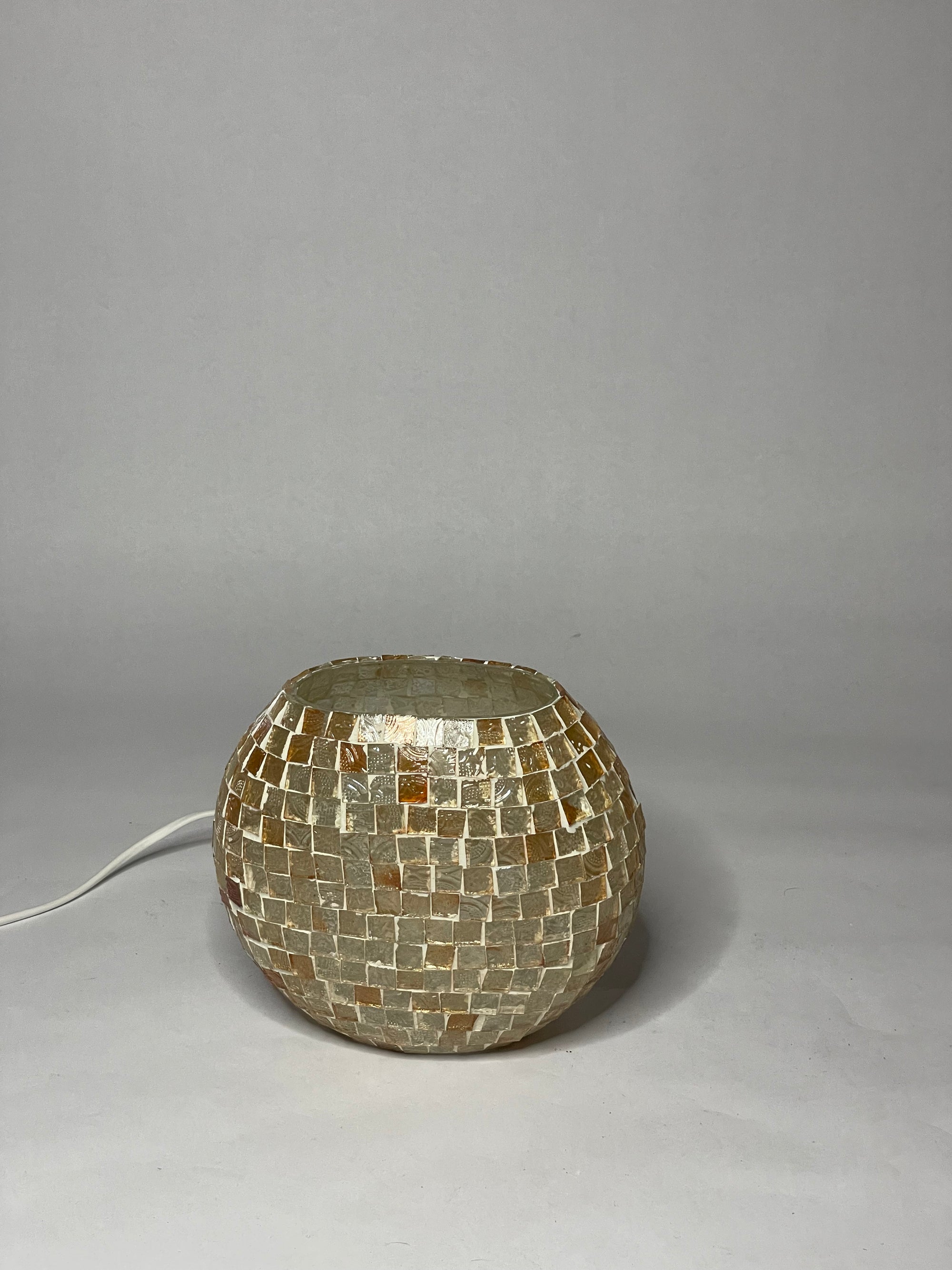 Handgefertigte Glasmosaik-Tischlampe Artist's Yellow – Oval