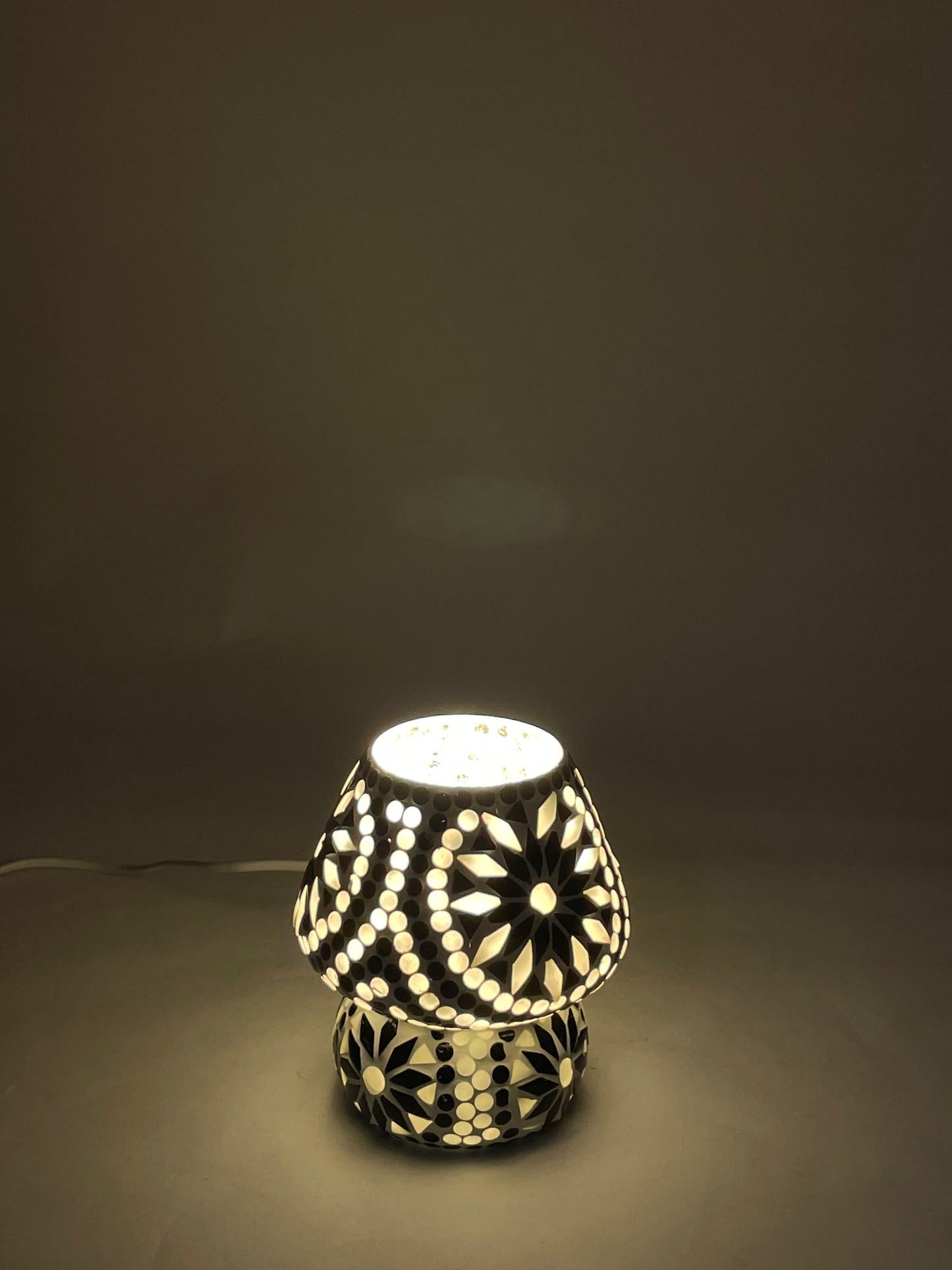 Handgefertigte Glasmosaik-Tischlampe Yin&Yang – Pilz