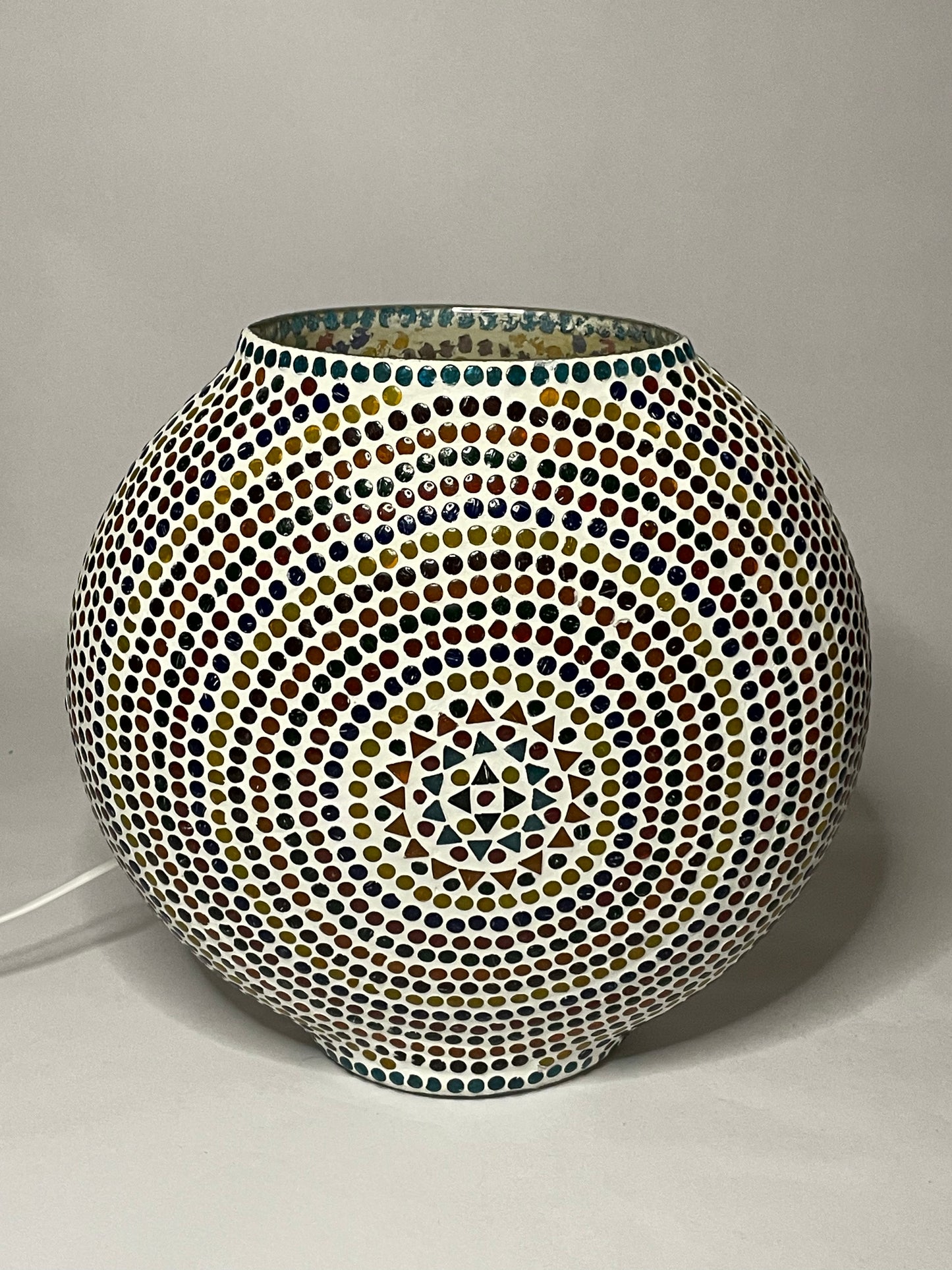 Handgefertigte Glasmosaik-Tischlampe Wheel Mandala – Oval