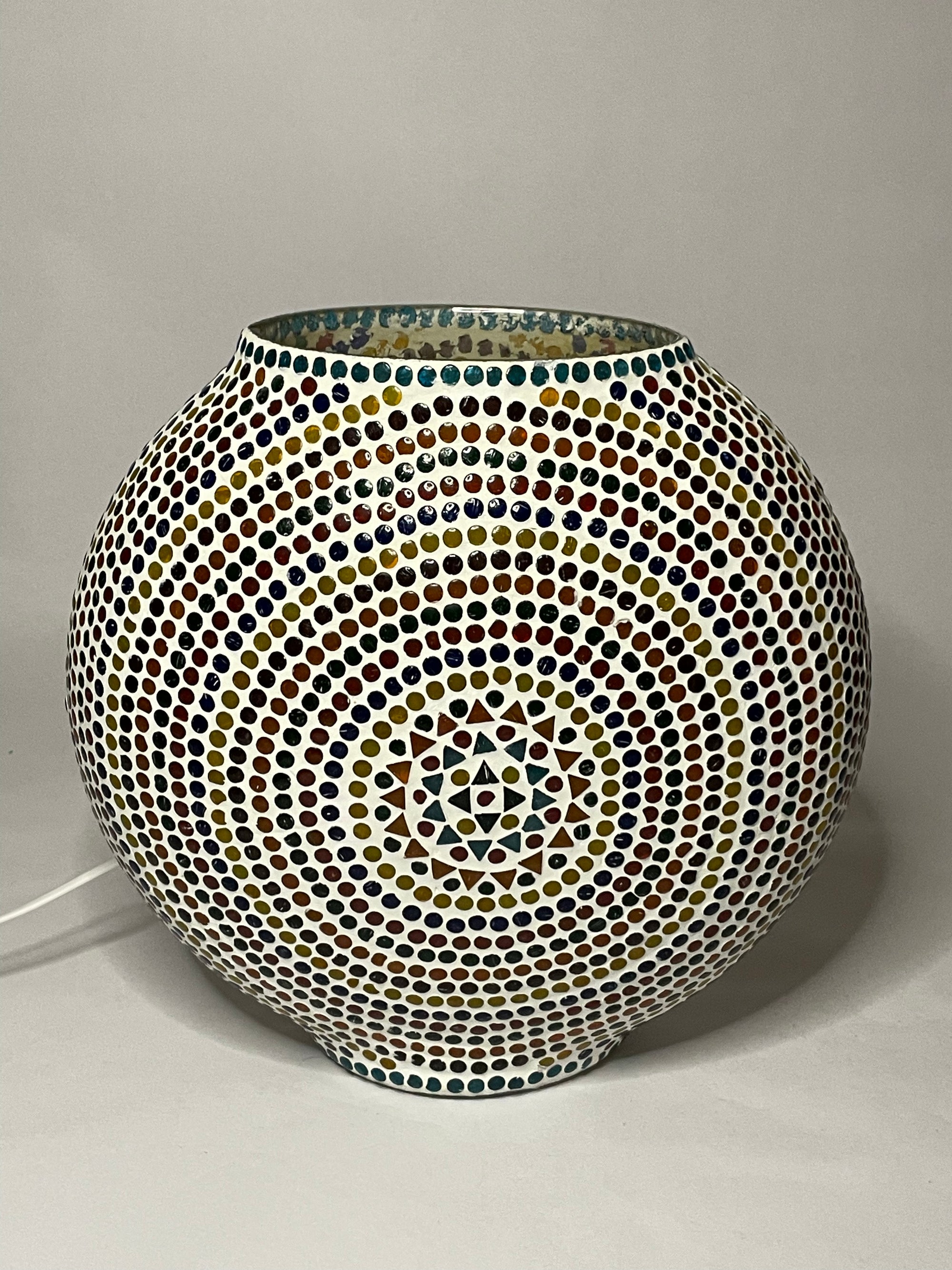 Handgefertigte Glasmosaik-Tischlampe Wheel Mandala – Oval