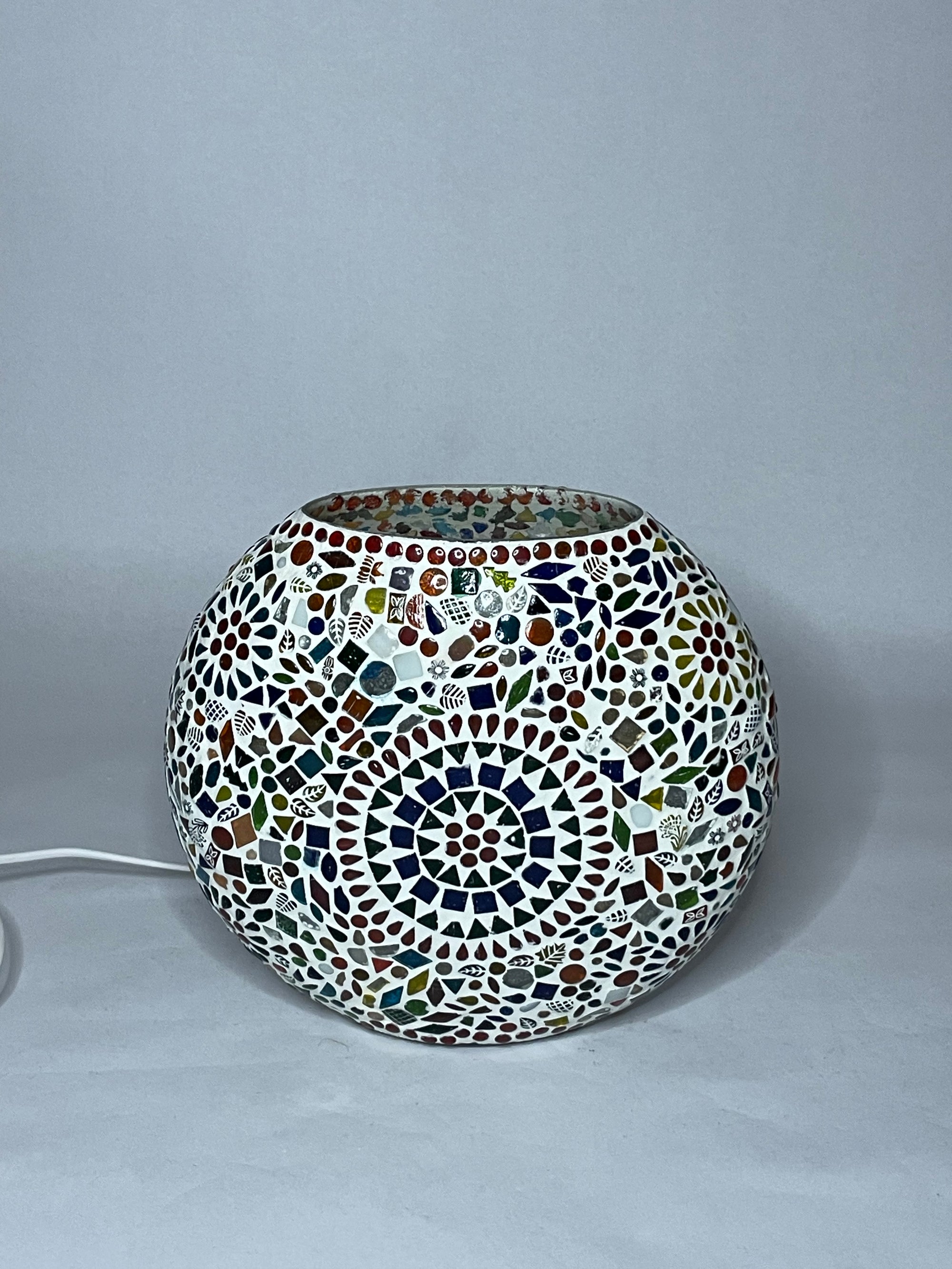Handgefertigte Glasmosaik-Tischlampe Rainbow – Oval