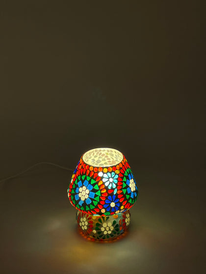 Handgefertigte Glasmosaik-Tischlampe Rainbow – Pilz