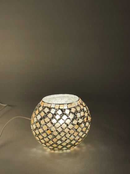 Handgefertigte Glasmosaik-Tischlampe Gold Reflection – Oval