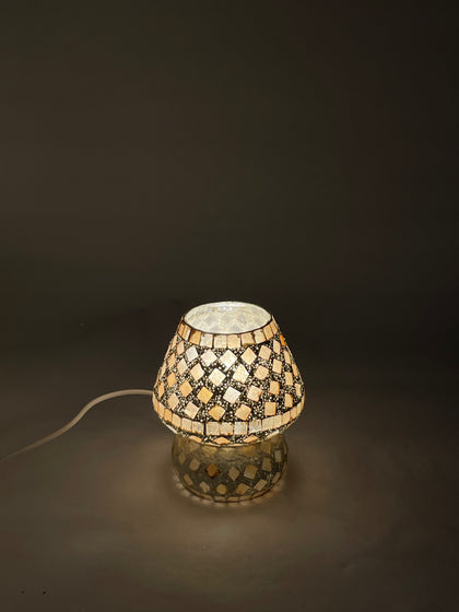 Handgefertigte Glasmosaik-Tischlampe Gold Reflection – Pilz