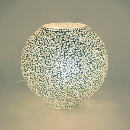 Handgefertigte Glasmosaik-Tischlampe „White Daisy“ – Ovalform, E27-Fassung